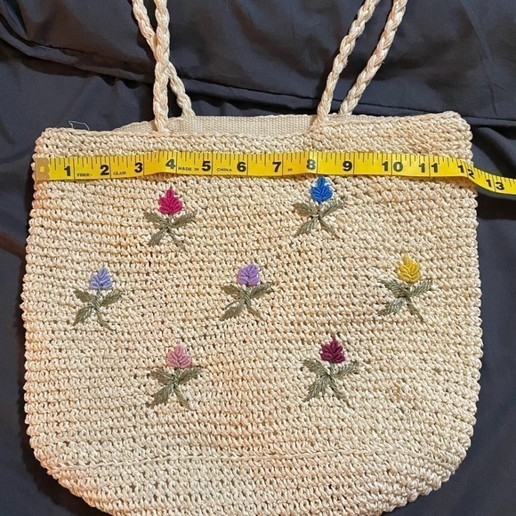 Charter Club Straw Handbag with cell phone holder - Picture 4 of 5